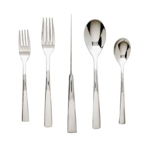 A set of silver flatware, including a dinner knife, dinner fork, soup spoon, teaspoons, and a dinner fork.